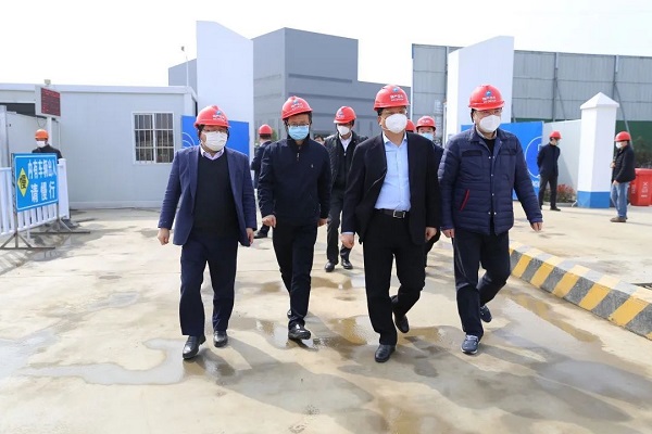 王琴英、王挺革一行赴德清物產(chǎn)中大線纜智能制造基地等項(xiàng)目調(diào)研復(fù)產(chǎn)達(dá)產(chǎn)工作