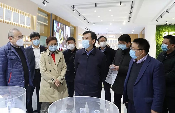 高鷹忠、張波一行赴物產(chǎn)中大特種電纜研究院開展“三服務(wù)”活動(dòng)