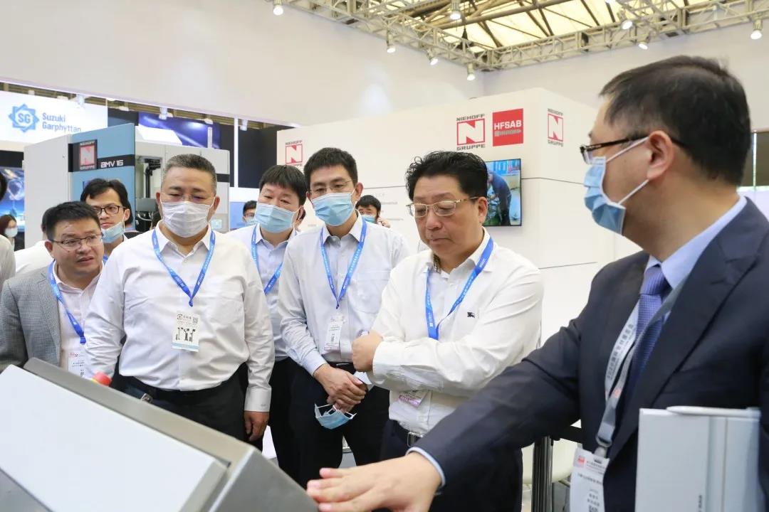 堅(jiān)持“走出去”“引進(jìn)來(lái)” 持續(xù)打造以市場(chǎng)為導(dǎo)向、產(chǎn)學(xué)研結(jié)合的線纜科技創(chuàng)新體系